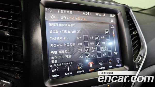 Jeep Cherokee (KL) 2.4 Longitude High AWD 2019 — фото 16