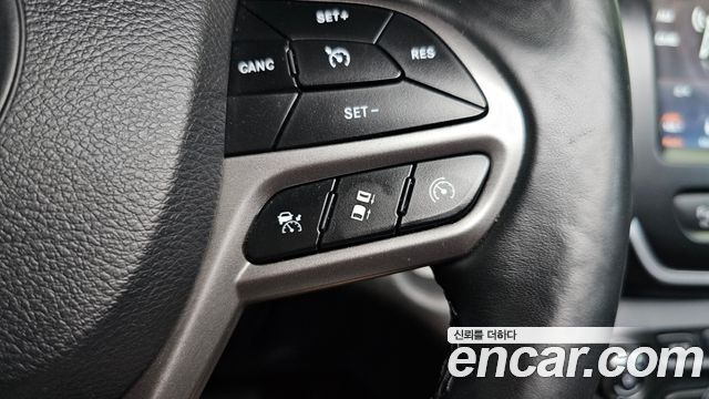 Jeep Cherokee (KL) 2.4 Longitude High AWD 2019 — фото 17