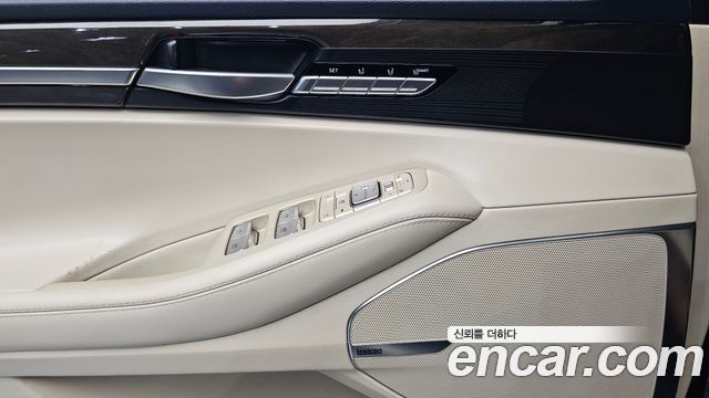 Genesis EQ900 3.3 T-GDI AWD Prestige 2016 — фото 17