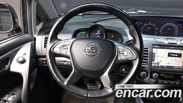 KG Mobility (SsangYong) Korando Turismo 4WD TX 9-seater 2017 — фото 14
