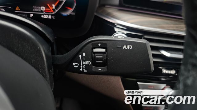BMW 5 Series (G30) M550i xDrive 2021 — фото 20