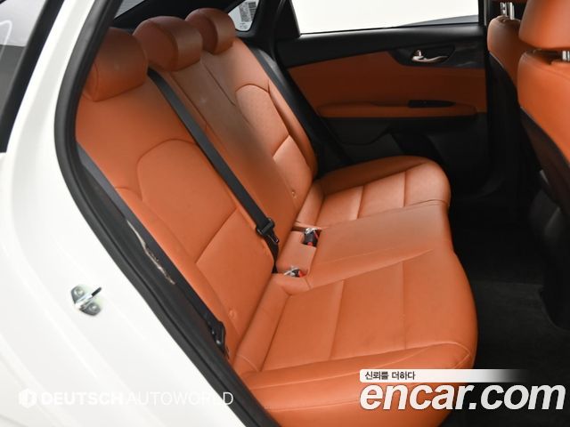 Kia K3 (II) 1.6 Prestige 2024 — фото 16