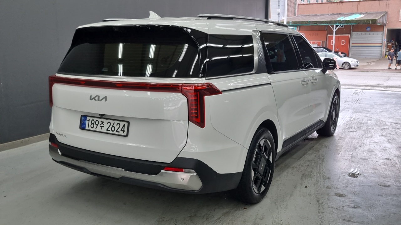 Kia Carnival (IV) Diesel 7-Seater Signature 2025 — фото 2