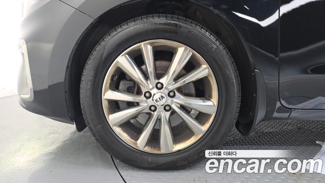 Kia Carnival 9-Seater Noblesse Special 2019 — фото 5