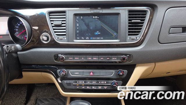 Kia Carnival 9-Seater Noblesse Special 2019 — фото 19