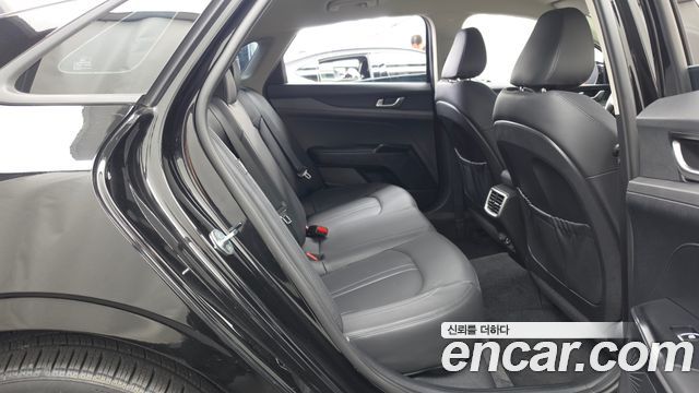 Kia K5 (III) 2.0 Prestige 2023 — фото 12