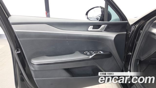 Kia K5 (III) 2.0 Prestige 2023 — фото 24