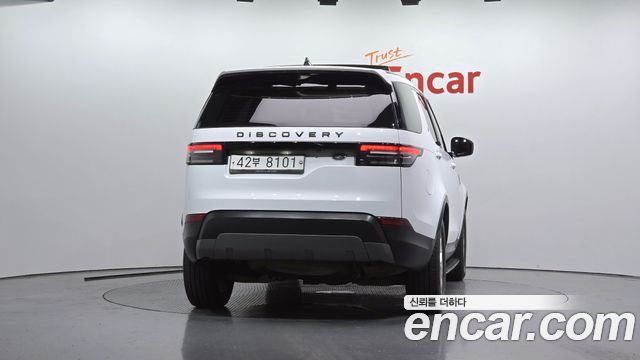 Land Rover Discovery 5 2.0 SD4 SE 2018 — фото 4