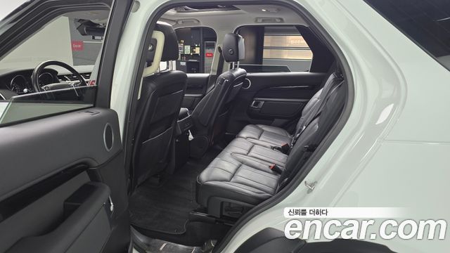 Land Rover Discovery 5 2.0 SD4 SE 2018 — фото 11