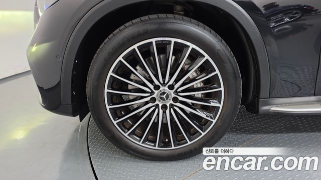 Mercedes-Benz GLC-Class (X254) GLC300 4MATIC AMG Line 2024 — фото 5