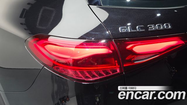 Mercedes-Benz GLC-Class (X254) GLC300 4MATIC AMG Line 2024 — фото 23