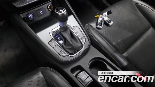 Hyundai Kona Hybrid Modern 2023 — фото 9