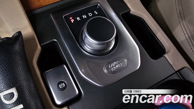 Land Rover Discovery 4 3.0 SDV6 SE 2016 — фото 9