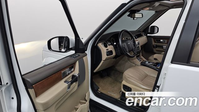 Land Rover Discovery 4 3.0 SDV6 SE 2016 — фото 10