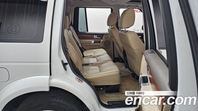 Land Rover Discovery 4 3.0 SDV6 SE 2016 — фото 16
