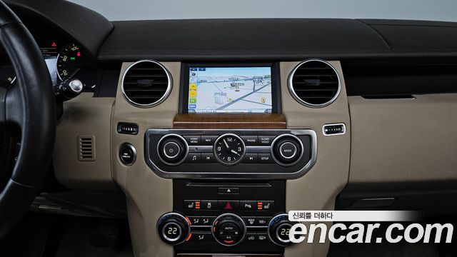 Land Rover Discovery 4 3.0 SDV6 SE 2016 — фото 18