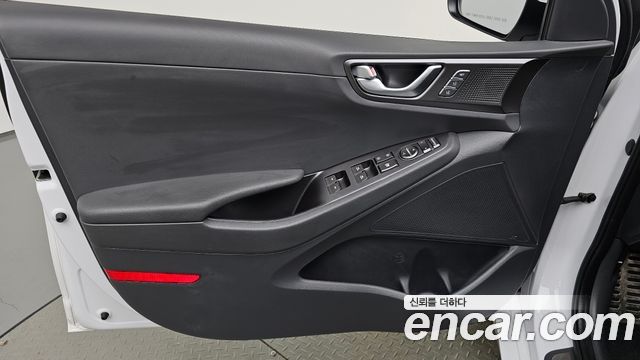 Hyundai Ioniq Hybrid 1.6 HEV Q 2020 — фото 30