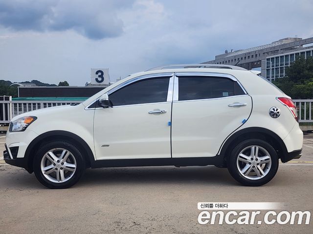 KG Mobility (SsangYong) Korando C 2.0 CVT 4WD Deluxe 2014 — фото 4