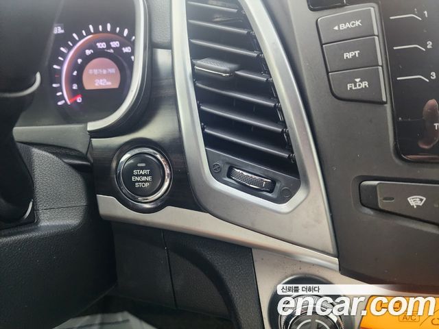 KG Mobility (SsangYong) Korando C 2.0 CVT 4WD Deluxe 2014 — фото 20