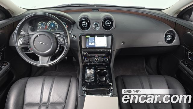 Jaguar XJ 2.0 Luxury SWB X351 2016 — фото 7