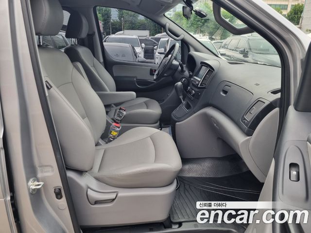 Hyundai Grand Starex Van 5-Seater Smart 2021 — фото 15
