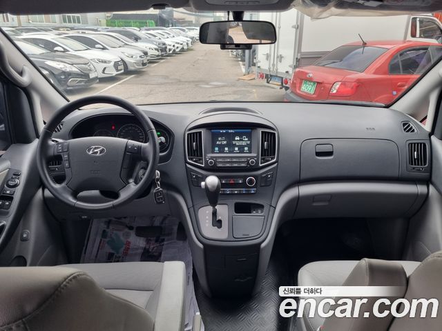 Hyundai Grand Starex Van 5-Seater Smart 2021 — фото 17