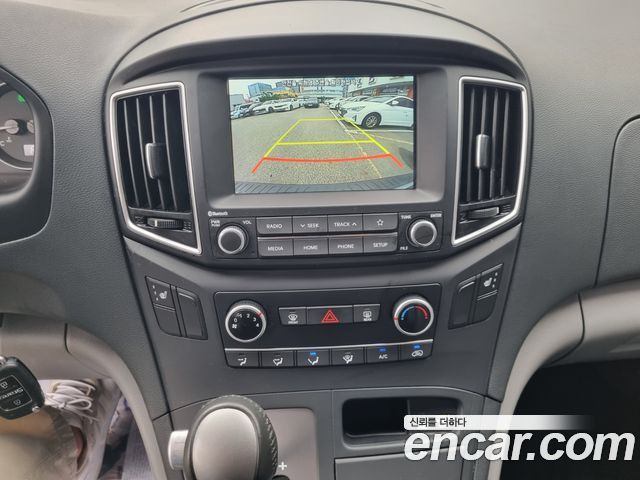 Hyundai Grand Starex Van 5-Seater Smart 2021 — фото 20