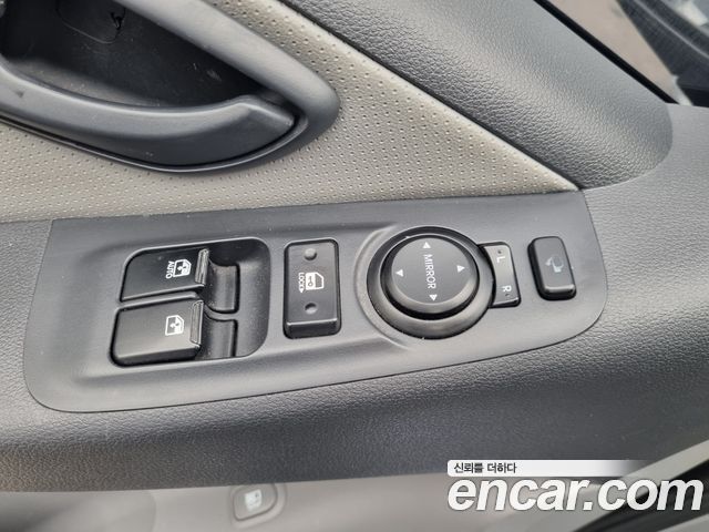 Hyundai Grand Starex Van 5-Seater Smart 2021 — фото 22