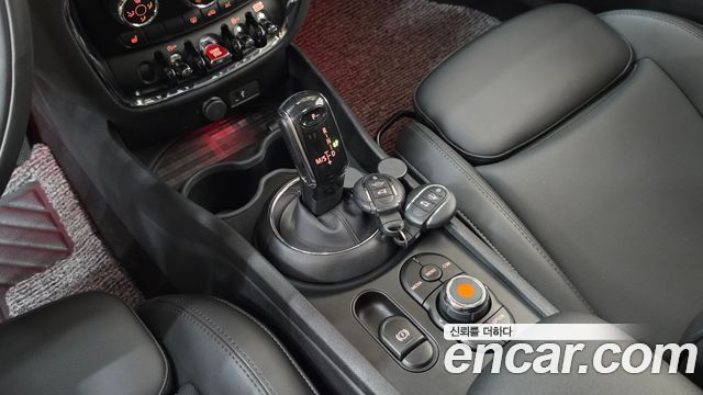 MINI Cooper Clubman Standard 2nd 2020 — фото 16