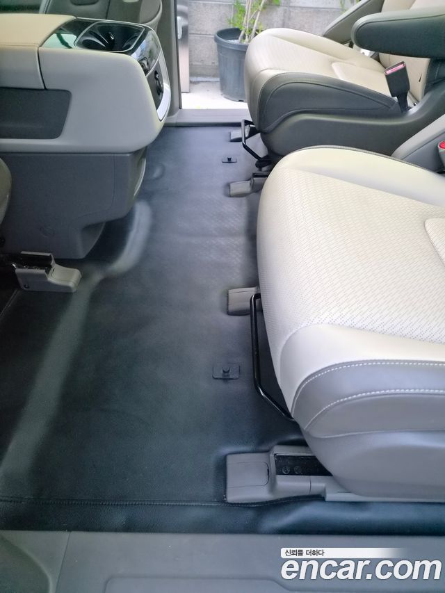 Kia Carnival (IV) Gasoline 9-seater Limousine(Special vehicle) 2023 — фото 10