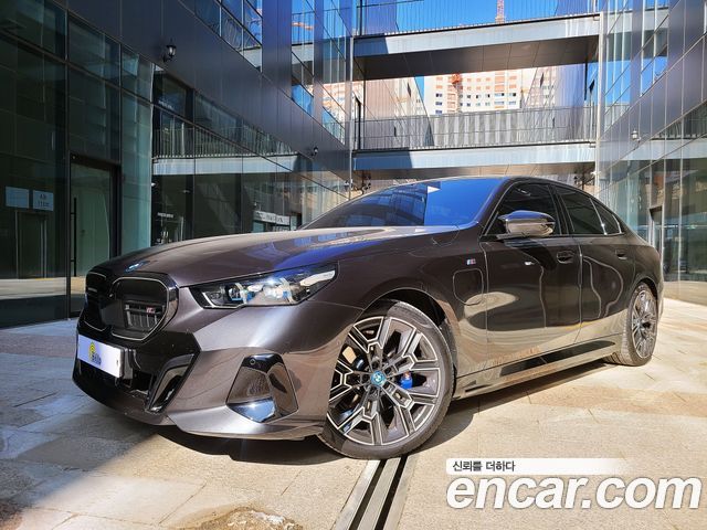 BMW 5 Series (G60) 530e M Sport 2025 — фото 2