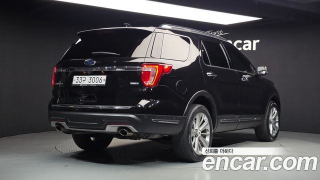 Ford Explorer 2.3 Limited 4WD 5th 2019 — фото 2
