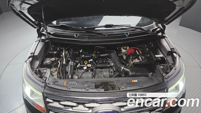 Ford Explorer 2.3 Limited 4WD 5th 2019 — фото 6