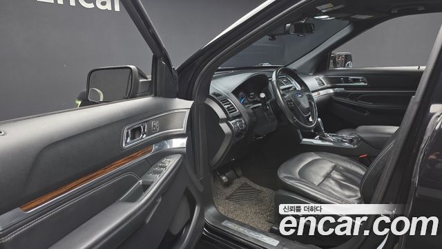 Ford Explorer 2.3 Limited 4WD 5th 2019 — фото 10