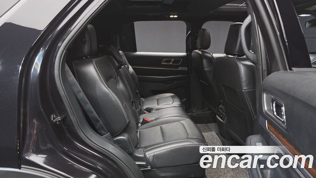 Ford Explorer 2.3 Limited 4WD 5th 2019 — фото 12