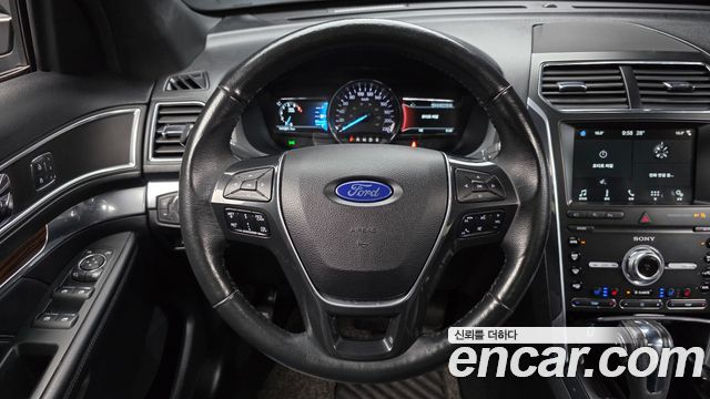 Ford Explorer 2.3 Limited 4WD 5th 2019 — фото 13