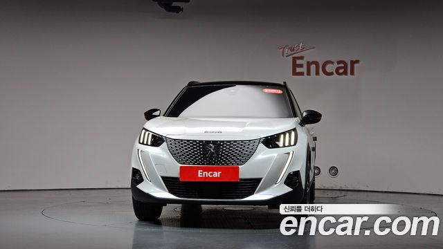 Peugeot e-2008 (II) EV GT 2023 — фото 3