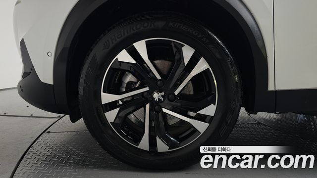 Peugeot e-2008 (II) EV GT 2023 — фото 5