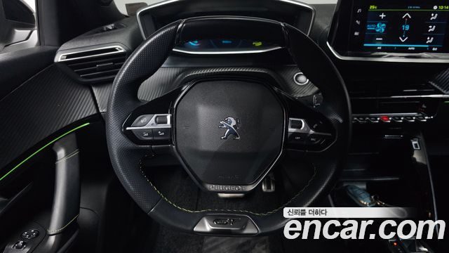 Peugeot e-2008 (II) EV GT 2023 — фото 13