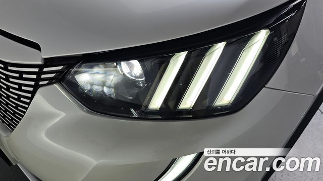 Peugeot e-2008 (II) EV GT 2023 — фото 22