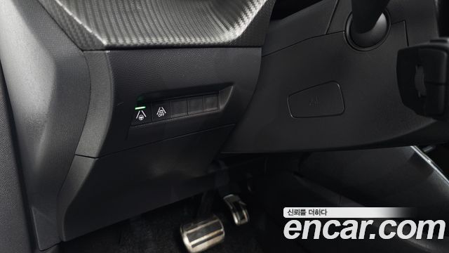 Peugeot e-2008 (II) EV GT 2023 — фото 28