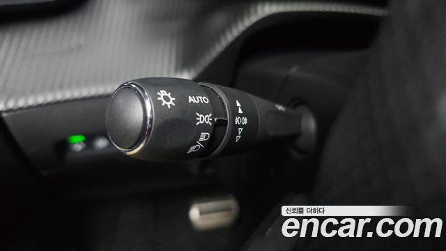 Peugeot e-2008 (II) EV GT 2023 — фото 30