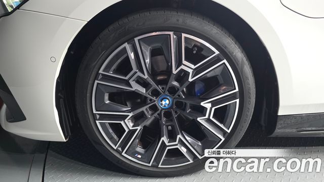 BMW 5 Series (G60) 530e M Sport 2024 — фото 5