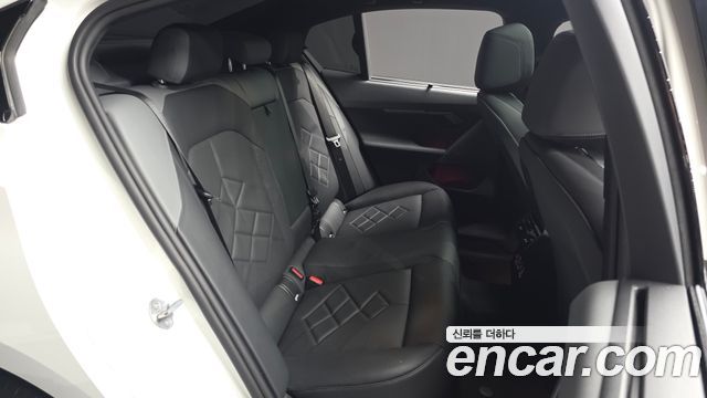 BMW 5 Series (G60) 530e M Sport 2024 — фото 11
