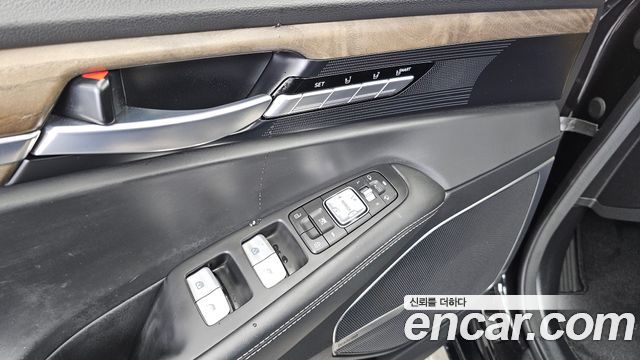 Genesis G90 3.3 T AWD Premium Luxury 2019 — фото 35