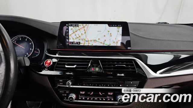 BMW 5 Series (G30) 520d xDrive M Sport Package Plus 2018 — фото 18