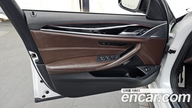 BMW 5 Series (G30) 520d xDrive M Sport Package Plus 2018 — фото 30