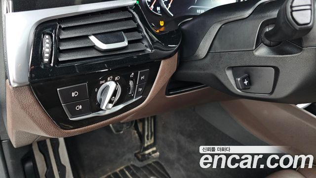 BMW 5 Series (G30) 520d xDrive M Sport Package Plus 2018 — фото 34