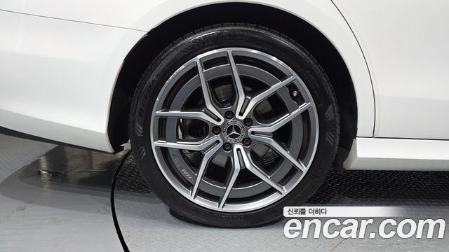 Mercedes-Benz E-Class (W213) E220d 4MATIC AMG Line 2021 — фото 5