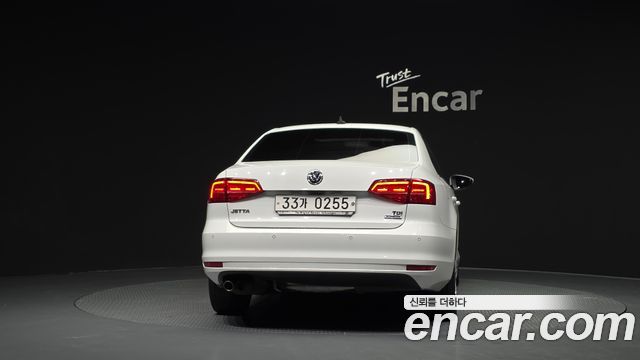 Volkswagen Jetta 2.0 TDI BlueMotion Premium 6th 2015 — фото 4